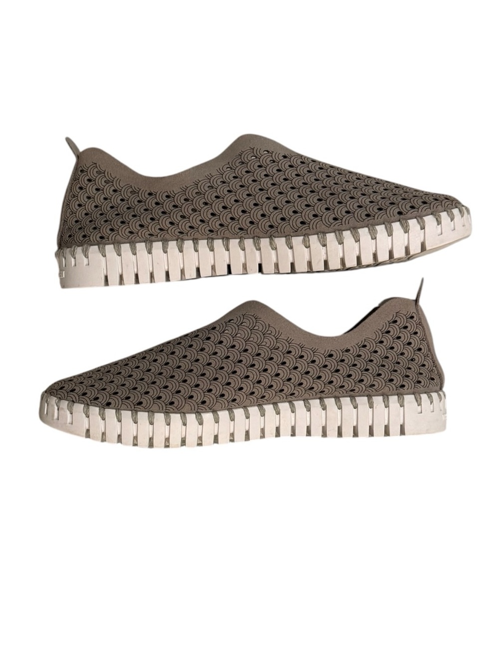 Vionic Ilse Jacobsen Hornbæk Tulip 139 Perforated Slip-On Flats - Gray
